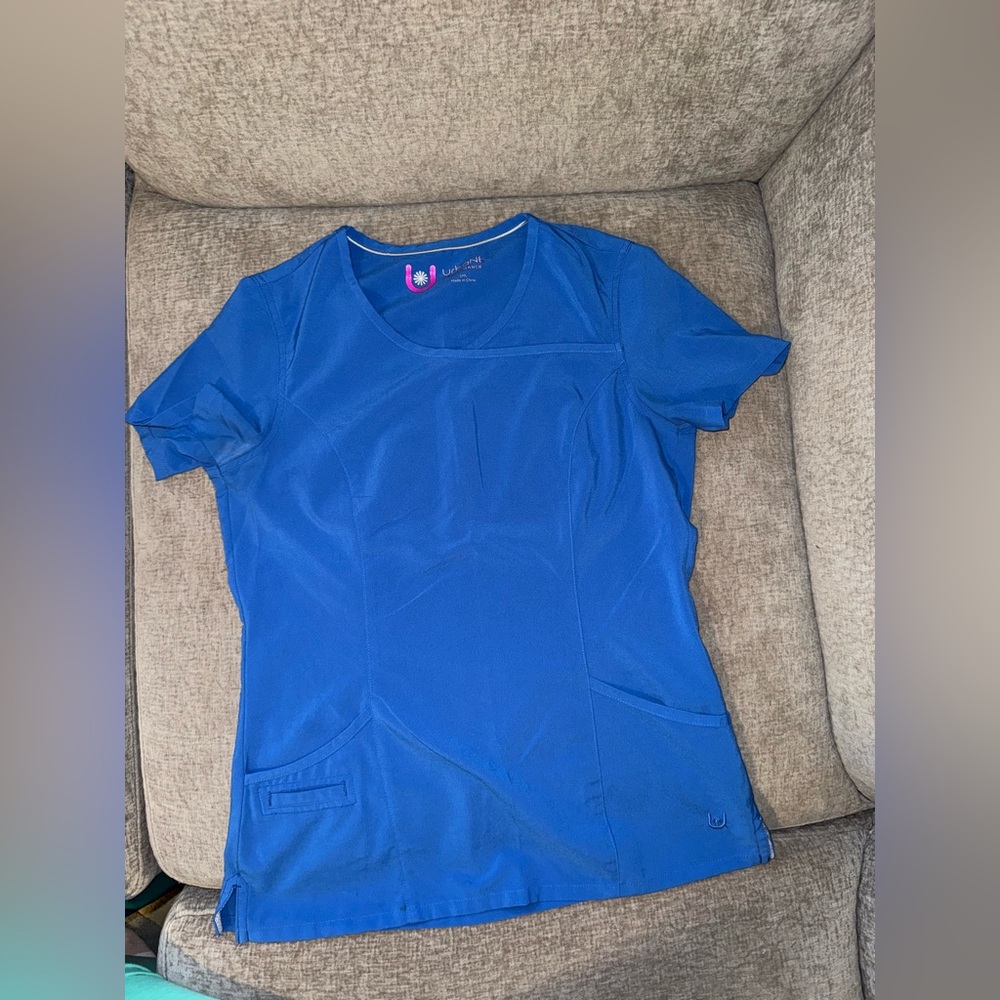 urban performance Women's Blue scrub top